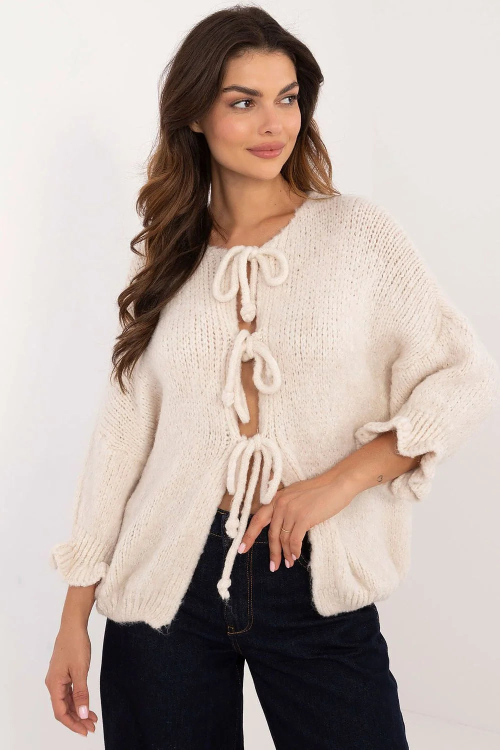 Cardigan femme tricoté style décontracté motif uni crème manches 3/4 fermeture nouettes laine acrylique douce