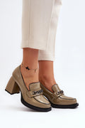 escarpins talon bloc cuir naturel beige taupe verni mocassin bout arrondi chaîne métal argenté semelle crantée noire intérieure cuir confort