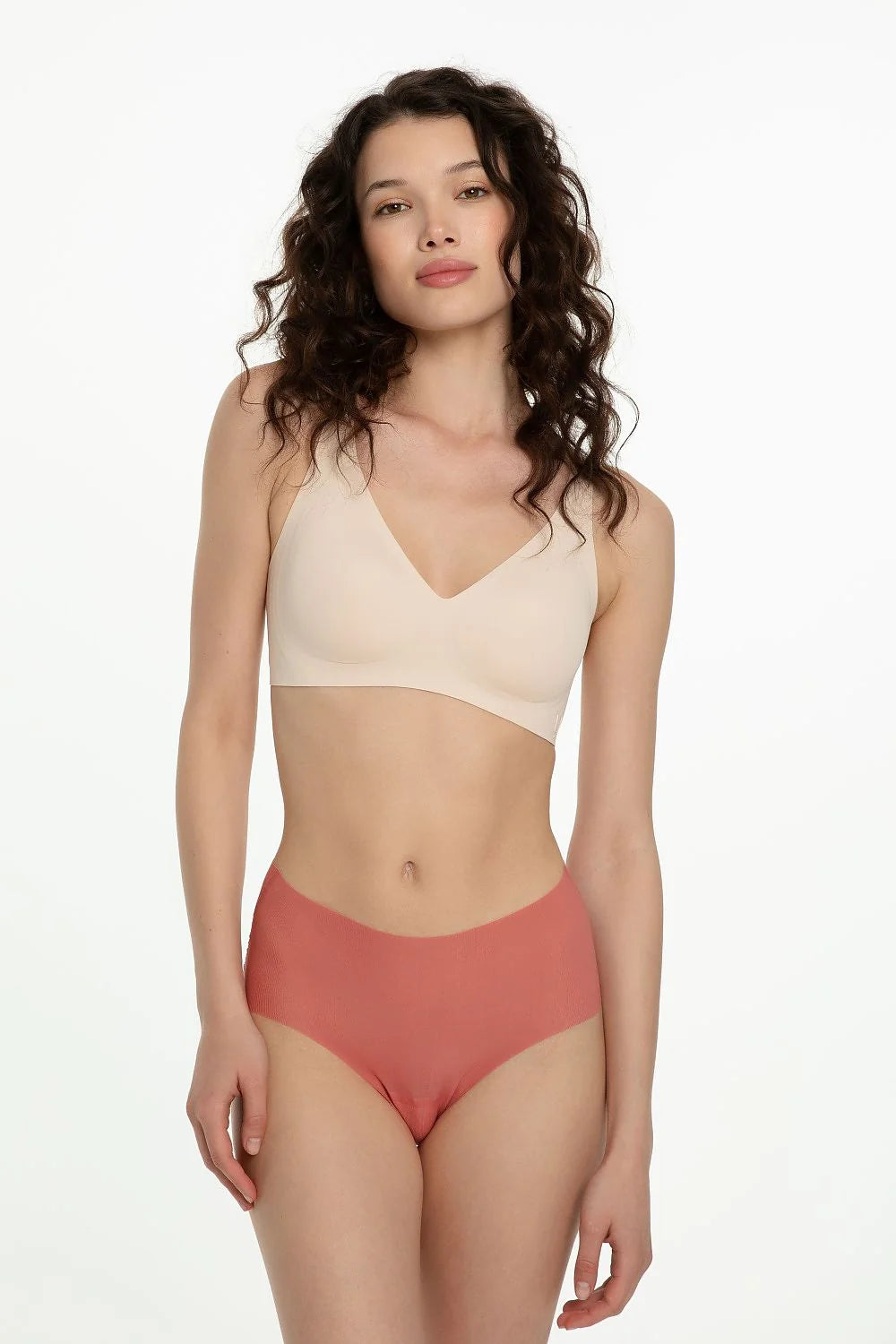 culotte taille haute coupe couvrante sans couture bords plats maille extensible effet sculptant invisible sous vêtements doublure coton hygiénique