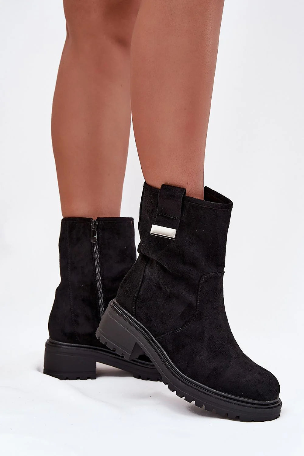 bottines femme suédine écologique noire fourrure synthétique zippée latérale bride décorative semelle crantée talon bloc bas confort urbain robuste