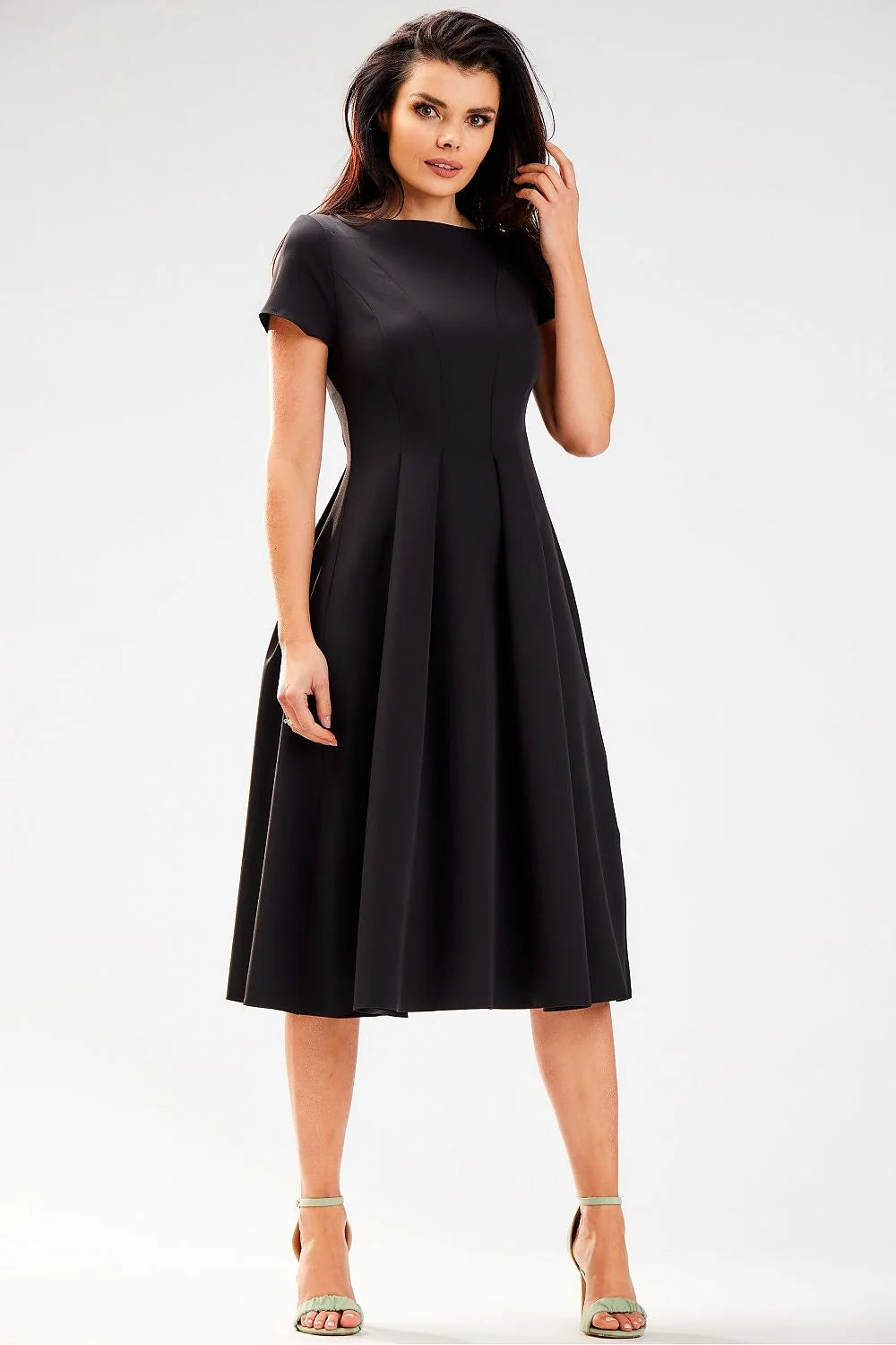Robe de jour élégante noire manches courtes encolure bateau zip dos taille ajustable femme