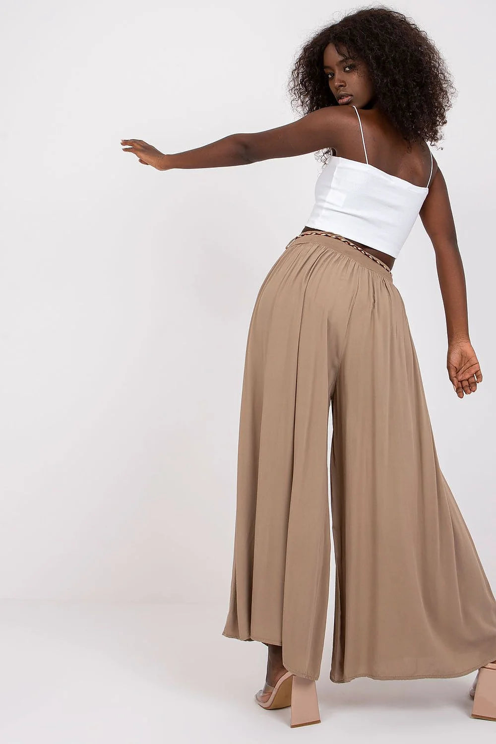 Ensemble féminin chic crop top et pantalon large femme noir ajusté confort matières douces