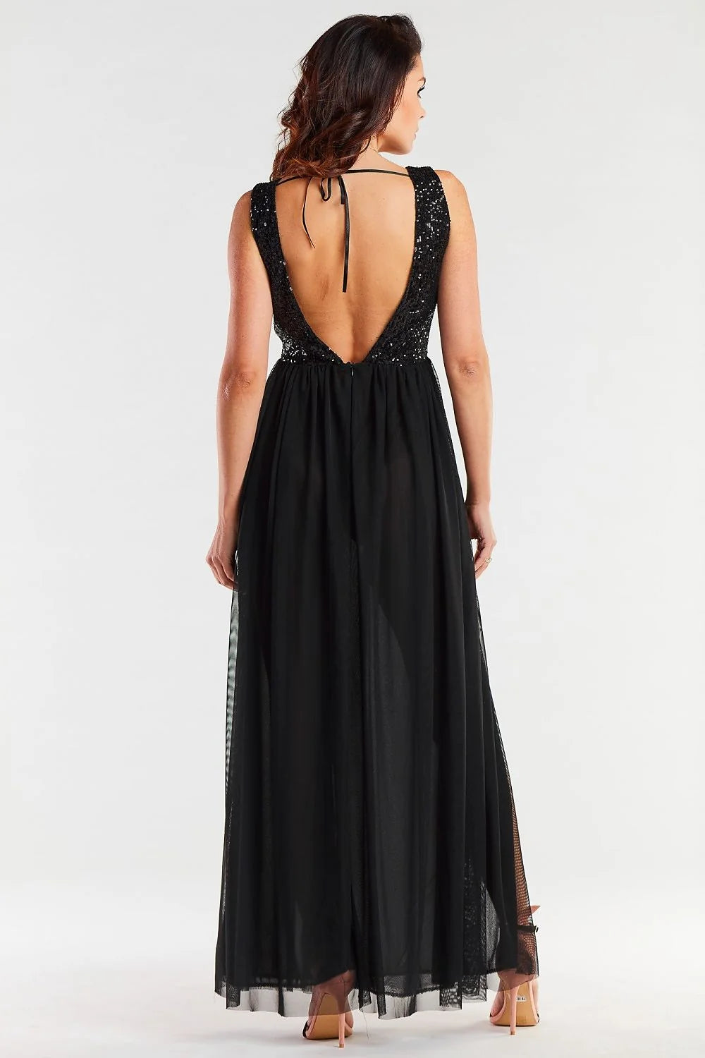 robe longue élégante sans manches dos ouvert pailleté rose poudré décolleté plongeant taille empire jupe fluide mousseline fente