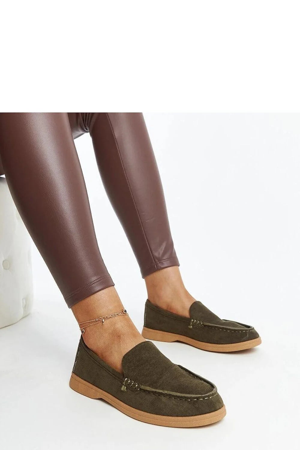 Mocassins femmes élégants en daim vert olive basse couture relief occasion quotidienne et spéciale