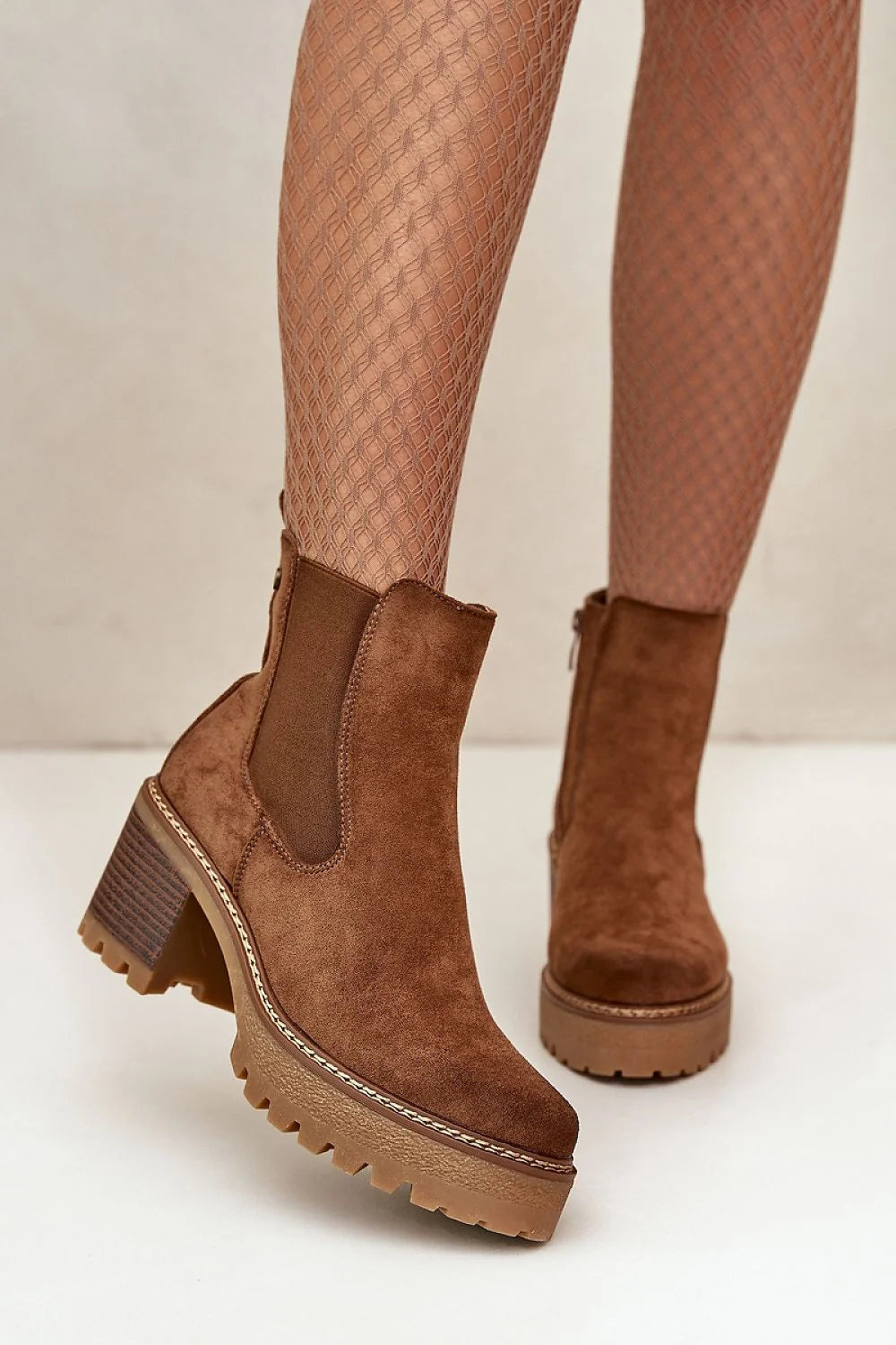 Bottines femme Chelsea en suédine écolo talon carré fermeture éclair latérale couleur brun chaud bottes automne hiver