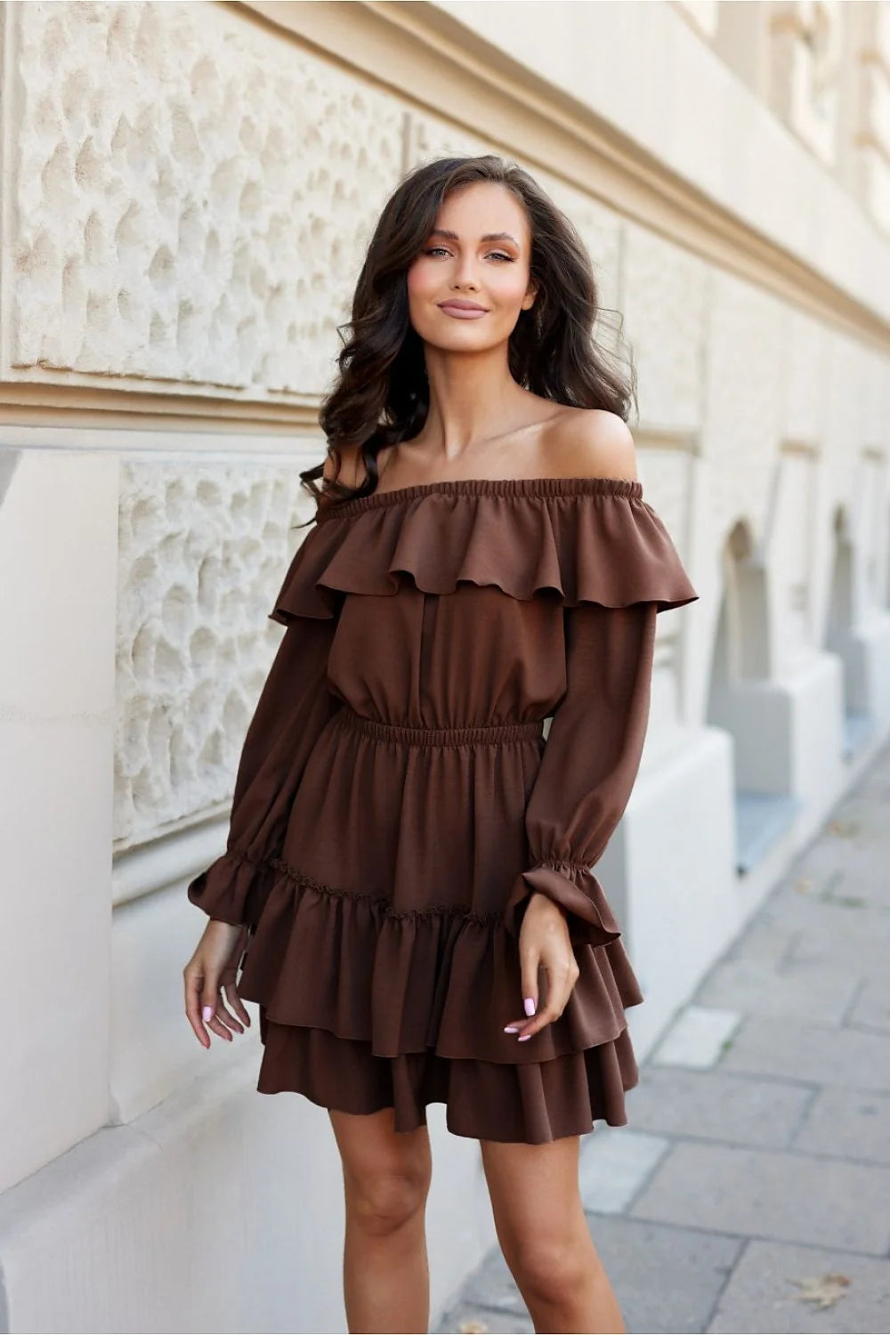 robe mini espagnol Morella volants bardot marron chocolat bohème chic fluide légère élastiquée taille manches longues poignets froncés jupe évasée