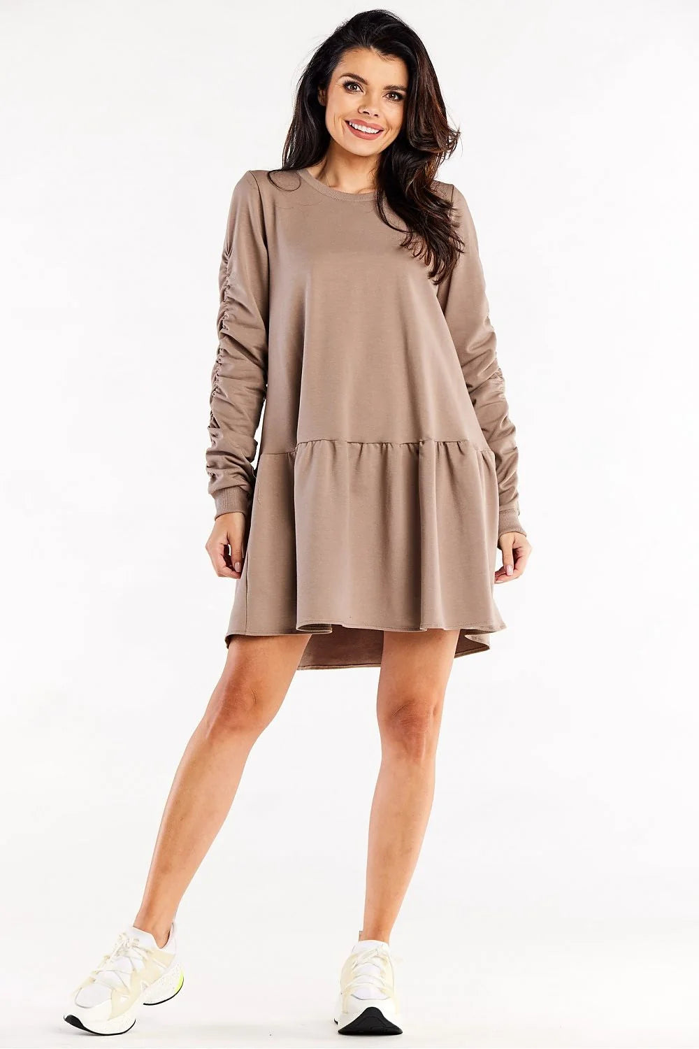 Robe de jour moderne Infinite You ample manches longues encolure ronde ourlet volanté coton élasthanne taupe femme