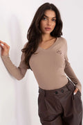 chemisier femme élégant féminin côtelé rayé taupe cappuccino coton extensible ajusté col V manches longues brodé cœur décontracté chic polyvalent