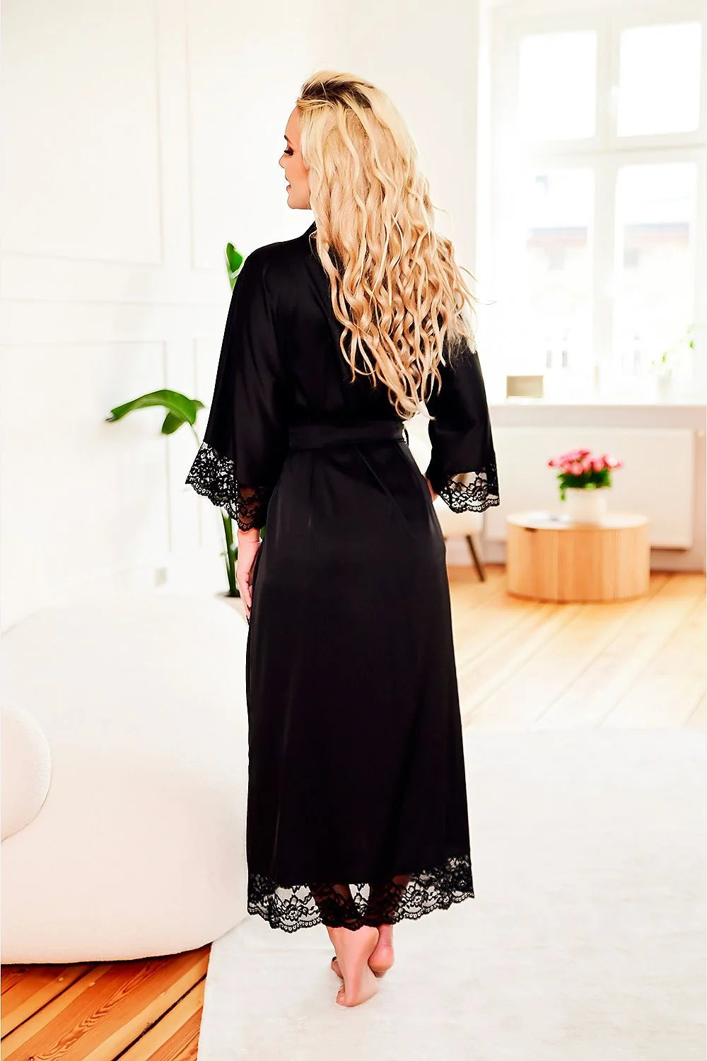 Peignoir Kalimo longue robe de chambre en satin noir dentelle manches 3/4 ceinture ajustable femme