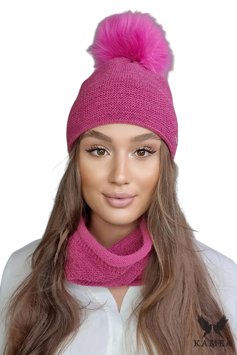 Ensemble Kamea pour femme, bonnet et cache-cou, couleur framboise, laine et alpaga, pompon en fausse fourrure, style élégant et ludique, idéal pour l'hiver
