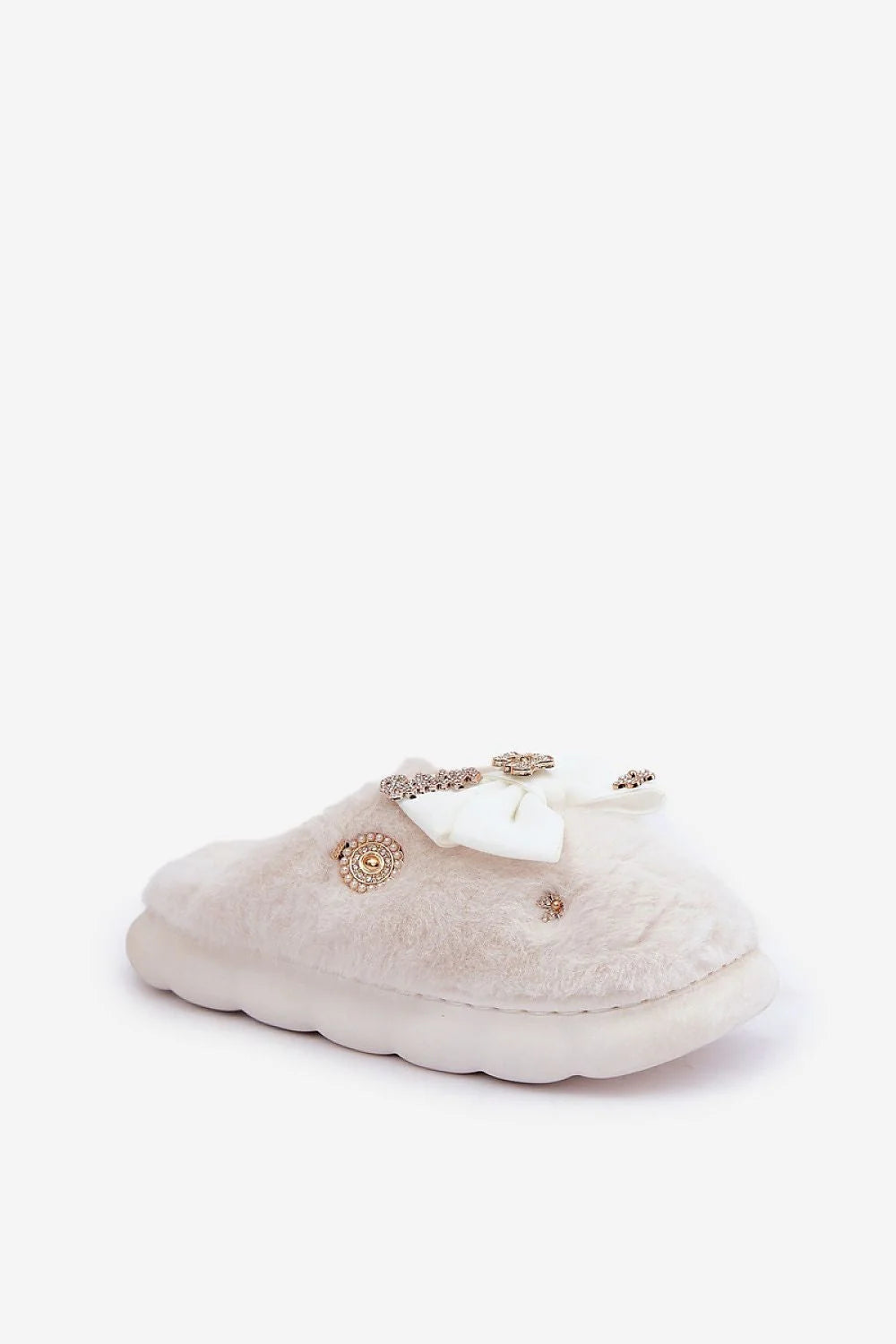 pantoufles mules féminines fausse fourrure ivoire douces moelleuses doublure rembourrée semelle épaisse antidérapante nœud satin blanc strass dorés chic sophistiquées