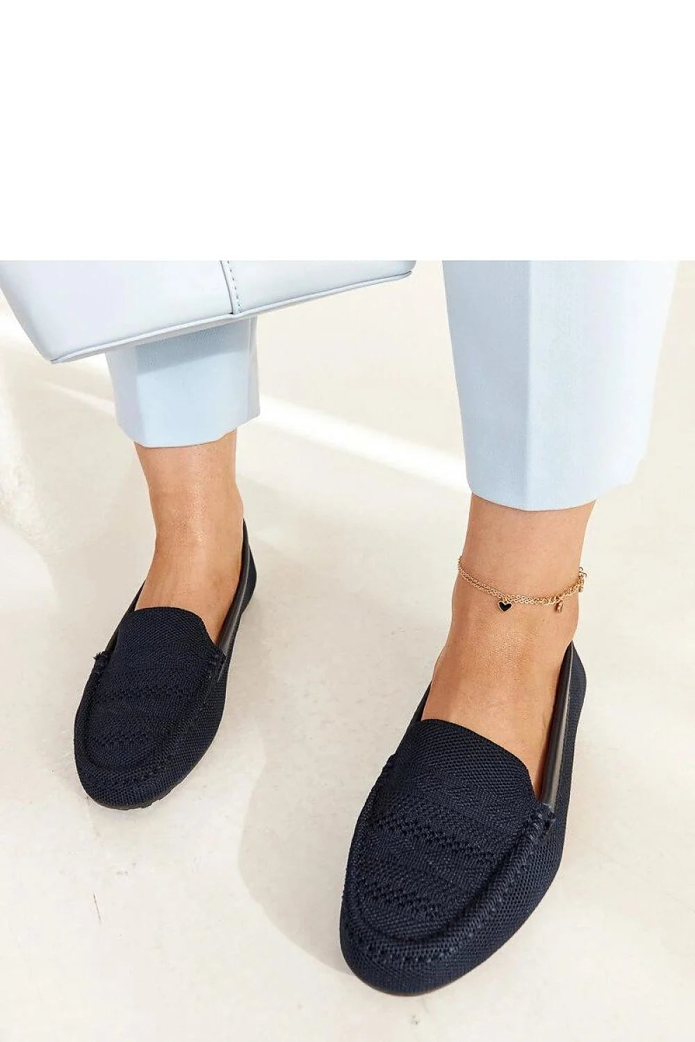 Mocassins femme design moderne bleu marine tissu confortable coupe épurée semelle plate occasion quotidienne
