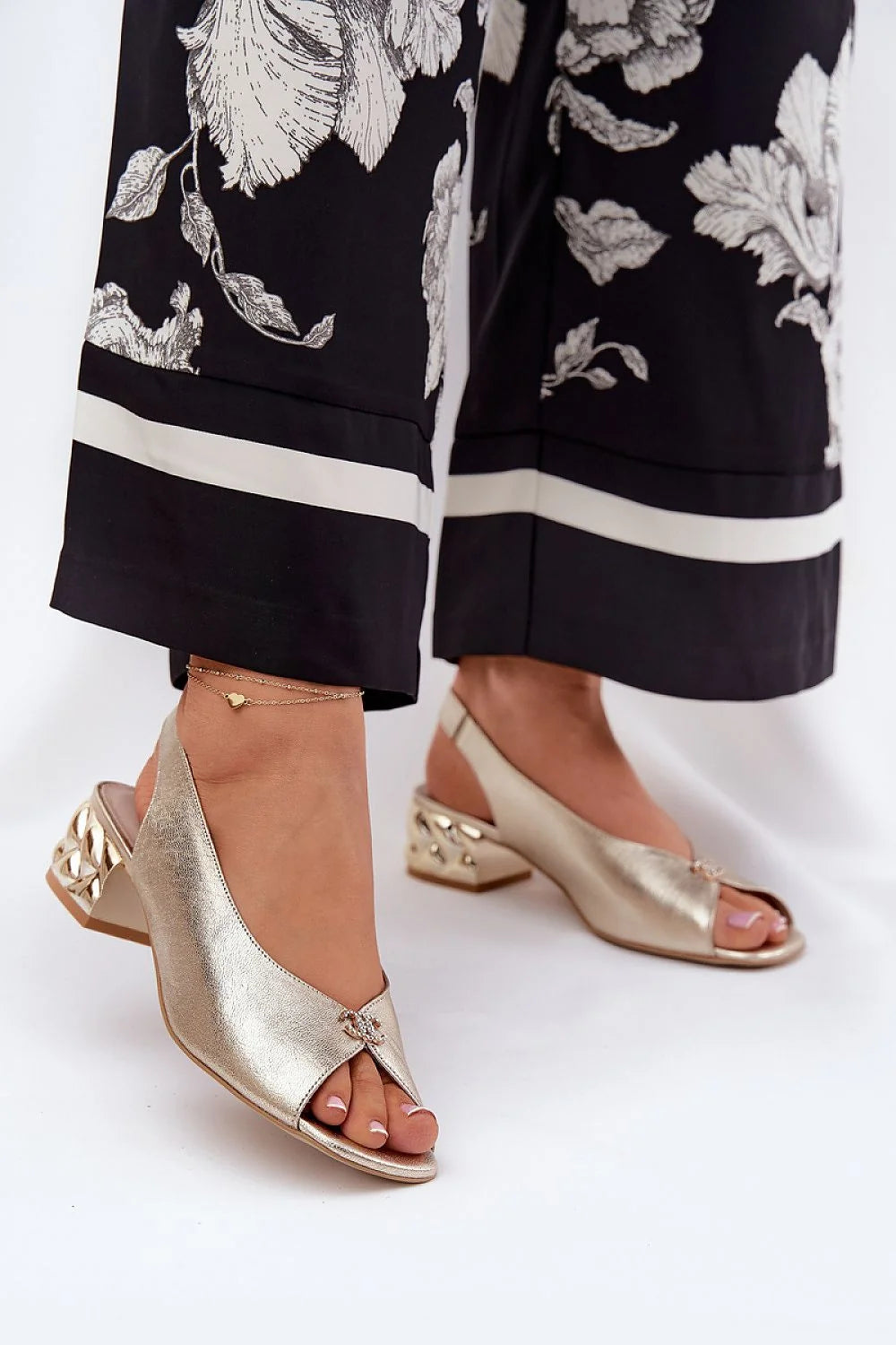 Sandales à talons Che Bello dorées métalliques cuir naturel style moderne femmes élégance confort soirée occasions