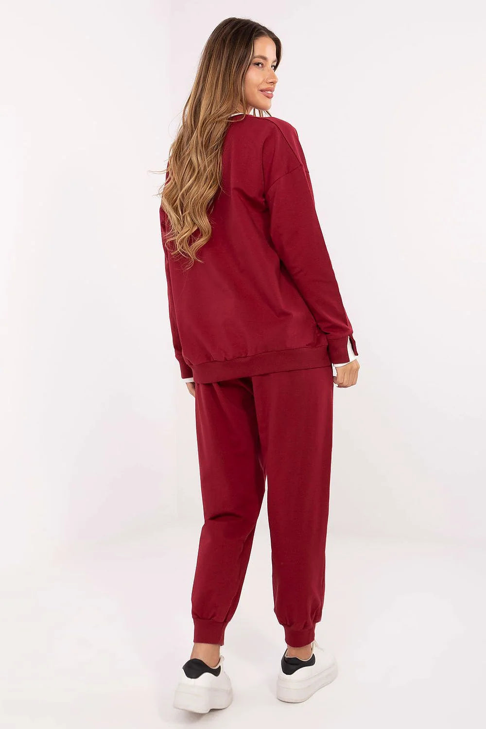 ensemble survêtement femme bordeaux coton stretch confortable sweat col rond broderies motifs pantalon taille haute poches latérales chevilles élastiques urbain