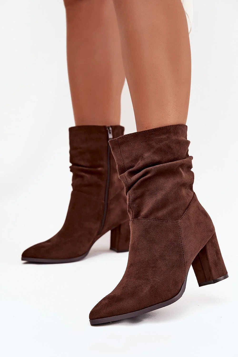 bottines femme mi mollet suédine écologique chocolat tige froncée bout pointu talon bloc 7cm fermeture éclair latérale doublure
