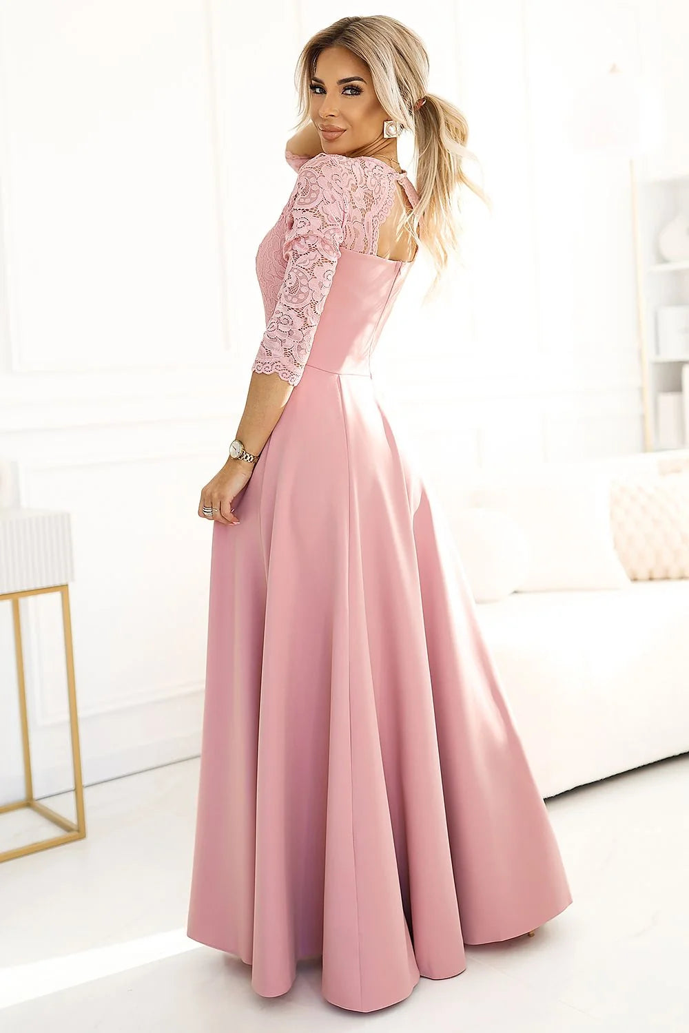 Robe longue élégante en dentelle fleurie couleur rose pâle manches 3/4 fente jupe longue femme