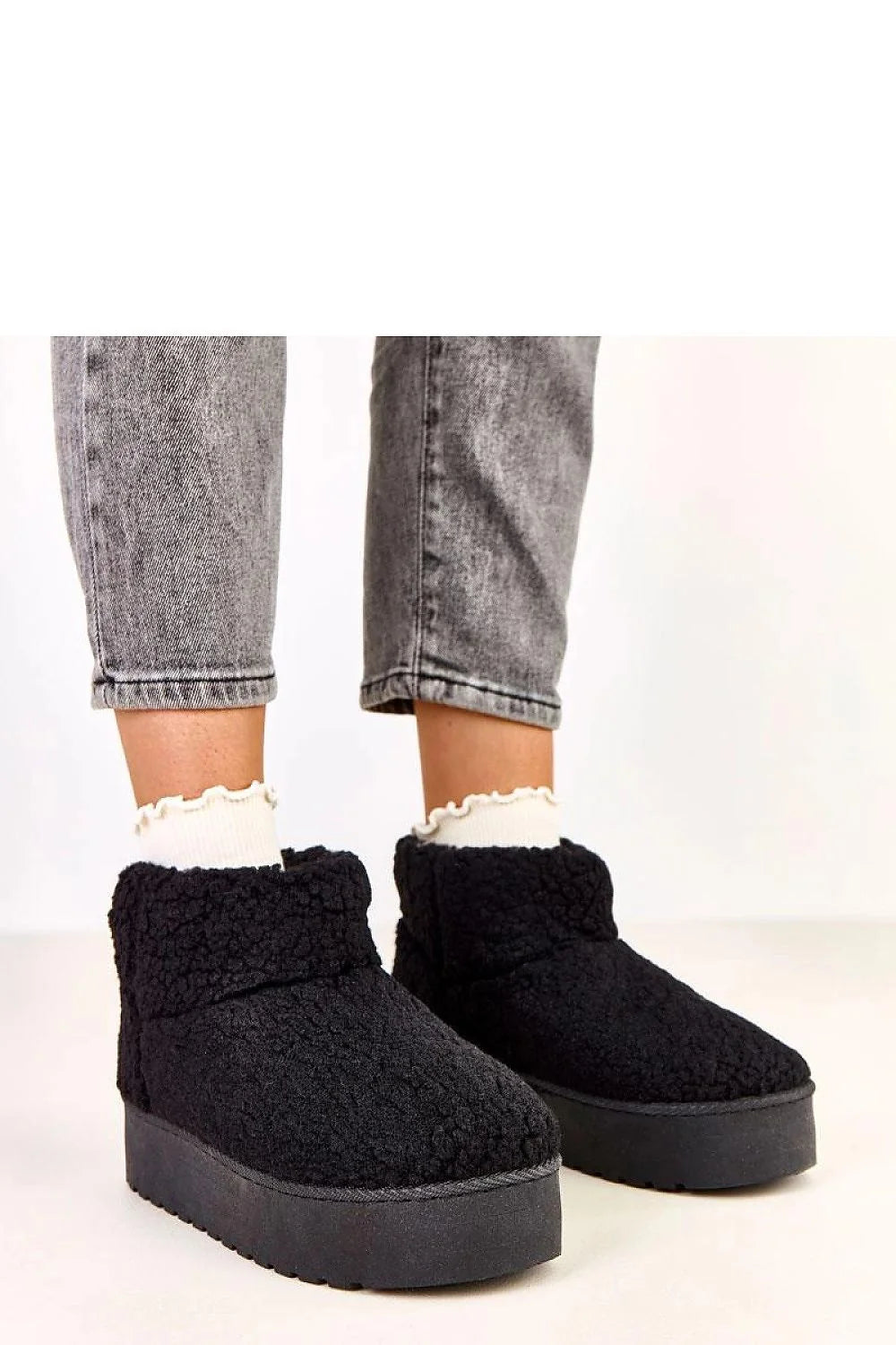 bottes neige femme fourrure synthétique mouton doublure sherpa noires bout rond plateforme 4cm semelle antidérapantes slipon rembourrées confort chaud