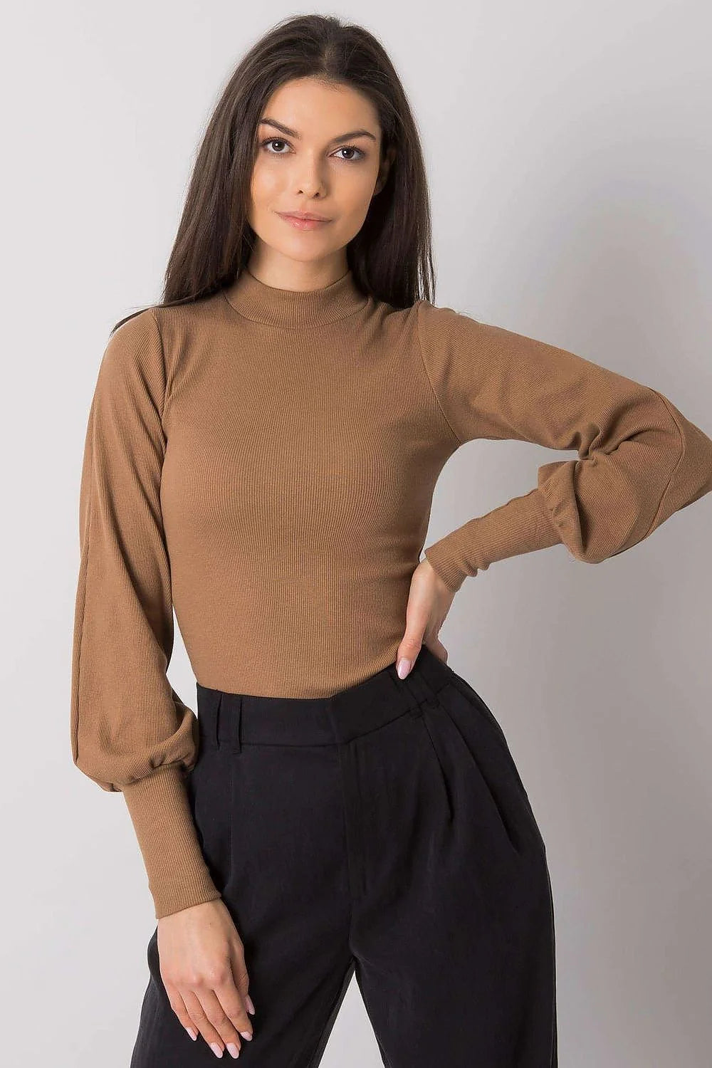 ensemble chemisier pull col montant maille fine côtelée fuchsia vif manches longues bouffantes poignets froncés haut ajusté pantalon