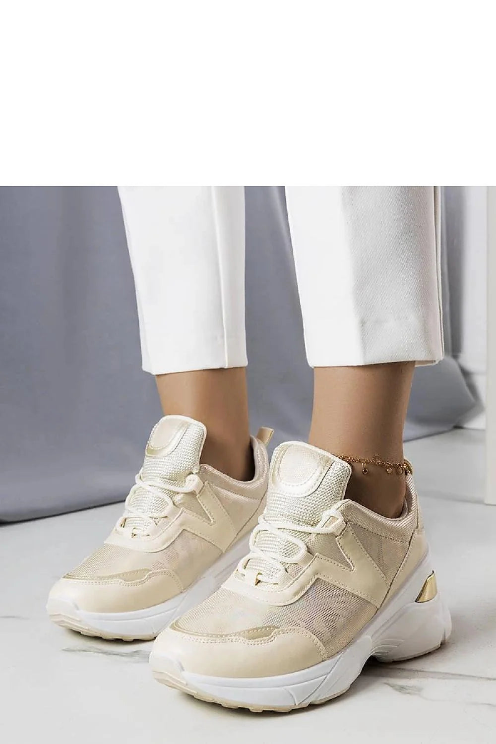 baskets femme beige chunky sneakers compensées plateforme semelle épaisse blanche mesh respirant similicuir suédé col bas rembourré laçage œillets dissimulés