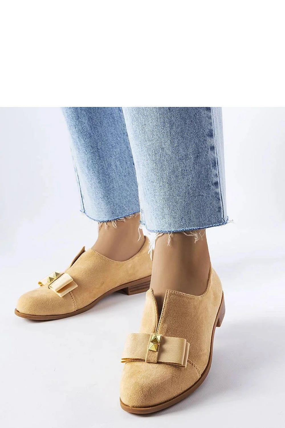 Chaussures basses élégantes pour femmes, design classique intemporel, matériaux luxueux, confort maximal, occasions décontractées ou semi-formelles