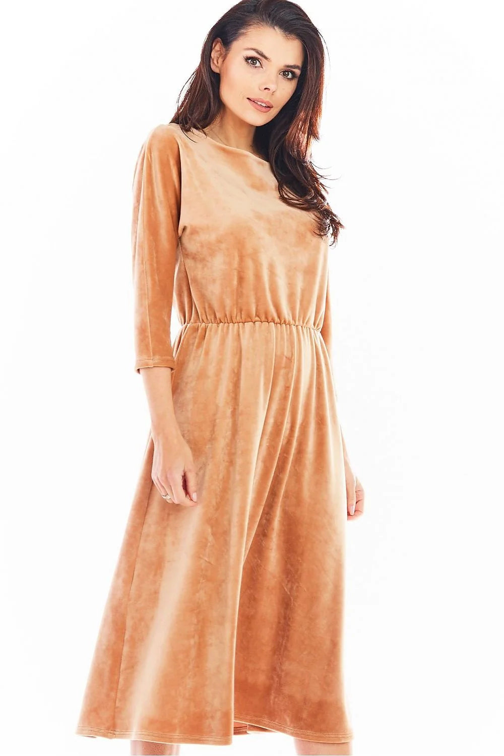 Robe élégante velours noir manches longues col rond soirée chic femme style intemporel