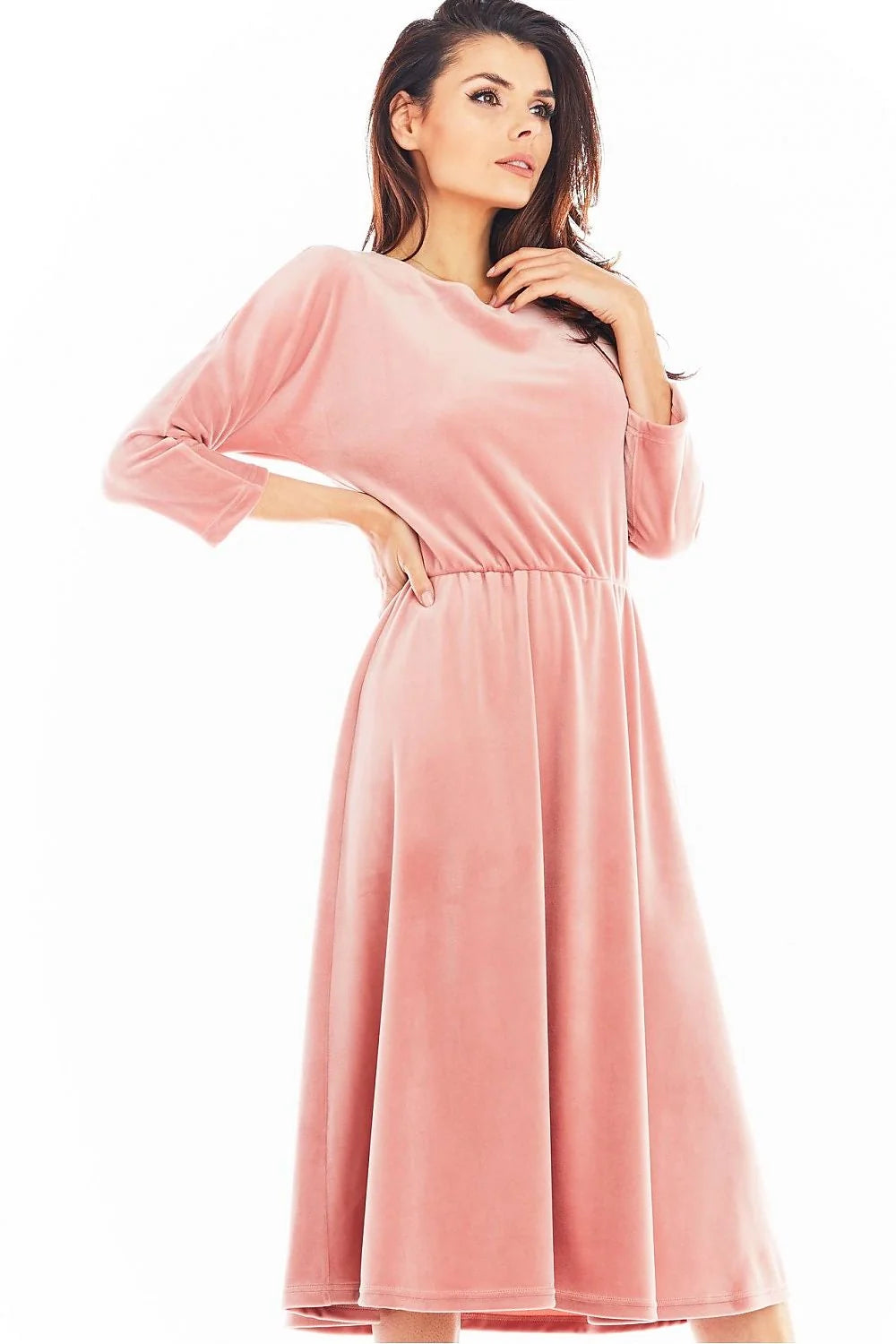Robe élégante velours noir manches longues col rond soirée chic femme style intemporel