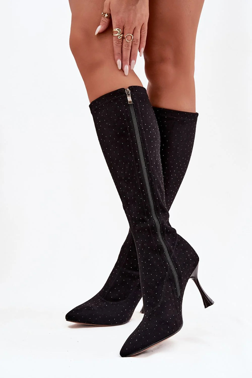 bottes femme suédine douce noire talon aiguille sculpté tige ajustée genou microstrass scintillant bout pointu fermeture éclair soirée élégante