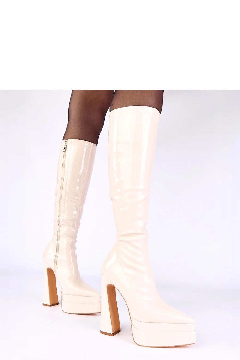 bottes vernies cuir synthétique beige crème tige 37cm bout pointu plis subtils talon bloc 15cm plateforme 5cm fermeture éclair latérale