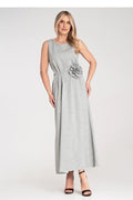Robe de jour élégante sans manches en jersey gris détails fleuris ajustée taille universelle femme