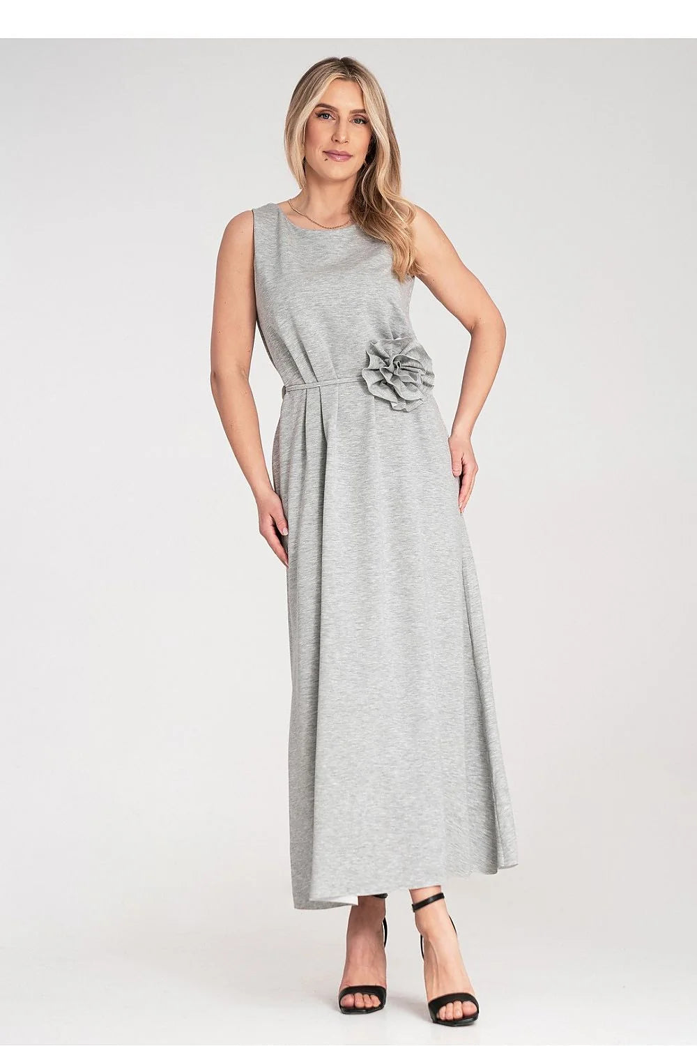 Robe de jour élégante sans manches en jersey gris détails fleuris ajustée taille universelle femme