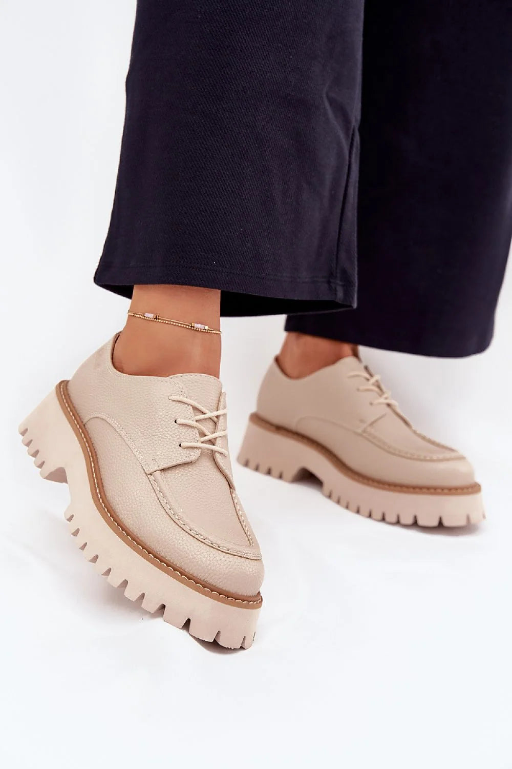 mocassins femme BiStar cuir écologique grainé beige lacets bout rond surpiqûres semelle plateforme crantée épaisse trépointe marron confort