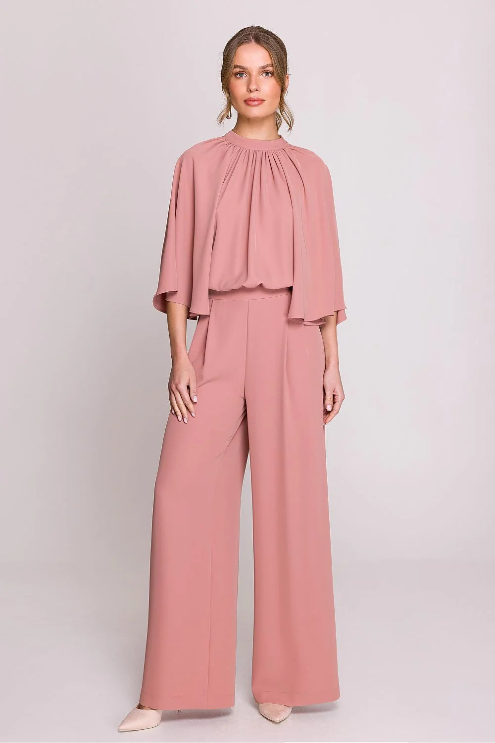 combinaison stylove élégante crêpe rose poudré manches amples col montant pantalon palazzo jambes larges taille haute tombé fluide silhouette structurée