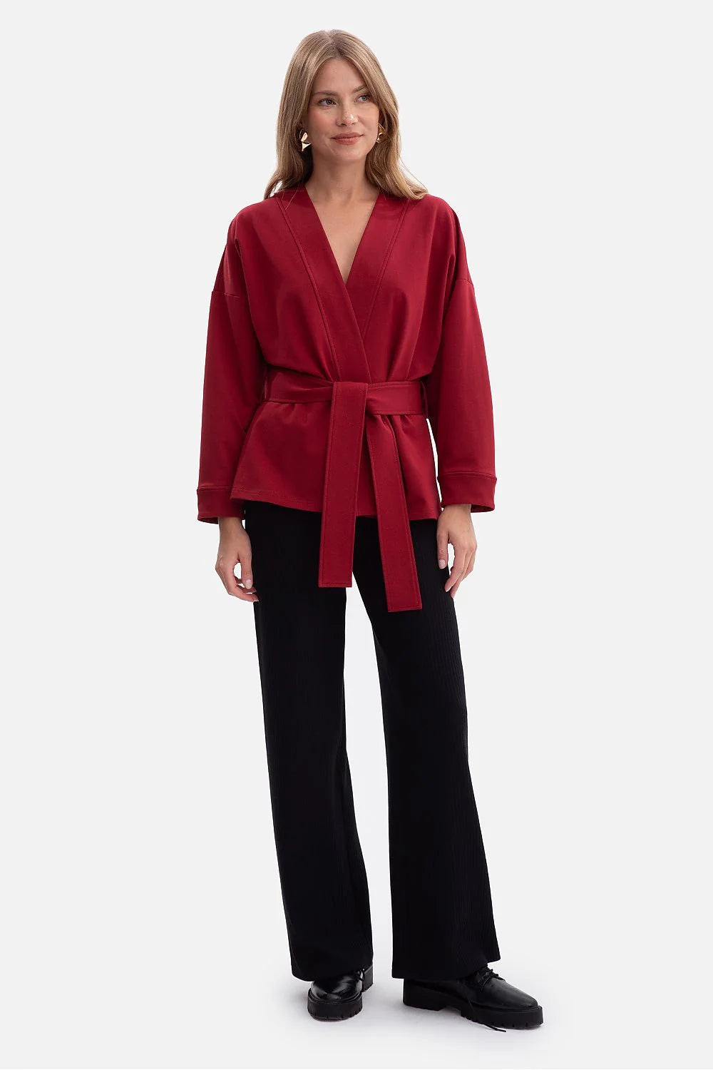 veste sweatshirt femme kimono ceinturée bordeaux profond manches larges dolman encolure V plongeante maille dense tombé structuré ceinture large nouée