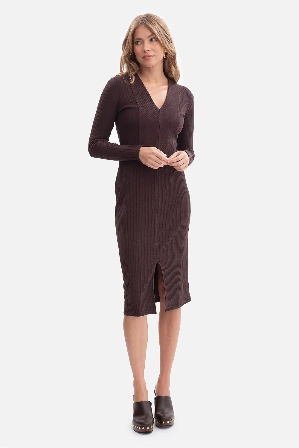 robe midi fourreau femme maille côtelée extensible chocolat col V profond manches longues cintrée taille marquée fente genou