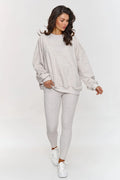 Ensemble de survêtement pour femme Makadamia gris clair, sweatshirt ample, leggings ajustés, style décontracté, matériau doux, confort optimal