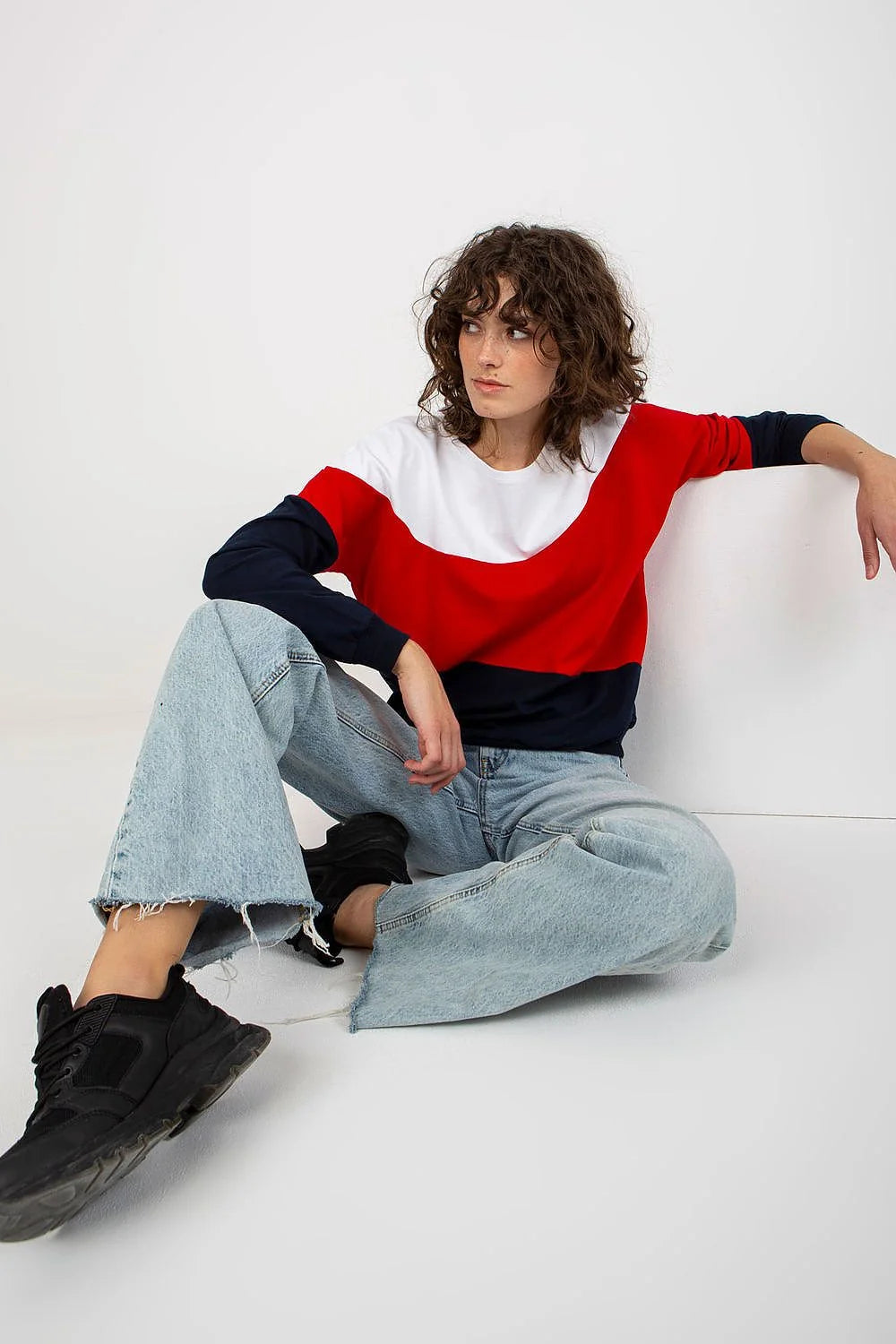 Sweatshirt Relevance pour femme en coton blanc, rouge et bleu marine, coupe ample, manches longues, encolure ronde, style moderne