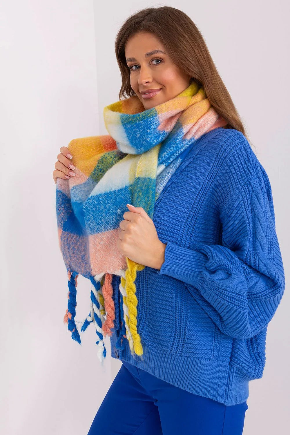 Écharpe longue colorée pour femme en tricot épais motif carreaux larges pompons torsadés style moderne hiver automne
