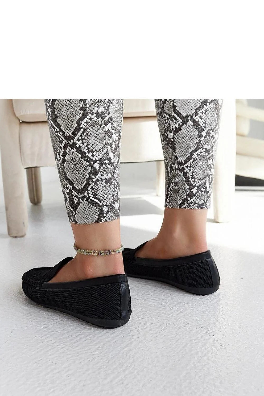 Mocassins en tissu pour femmes, style casual chic, semelle en caoutchouc, couleur noire, confortable et élégant, pour les jours d'été