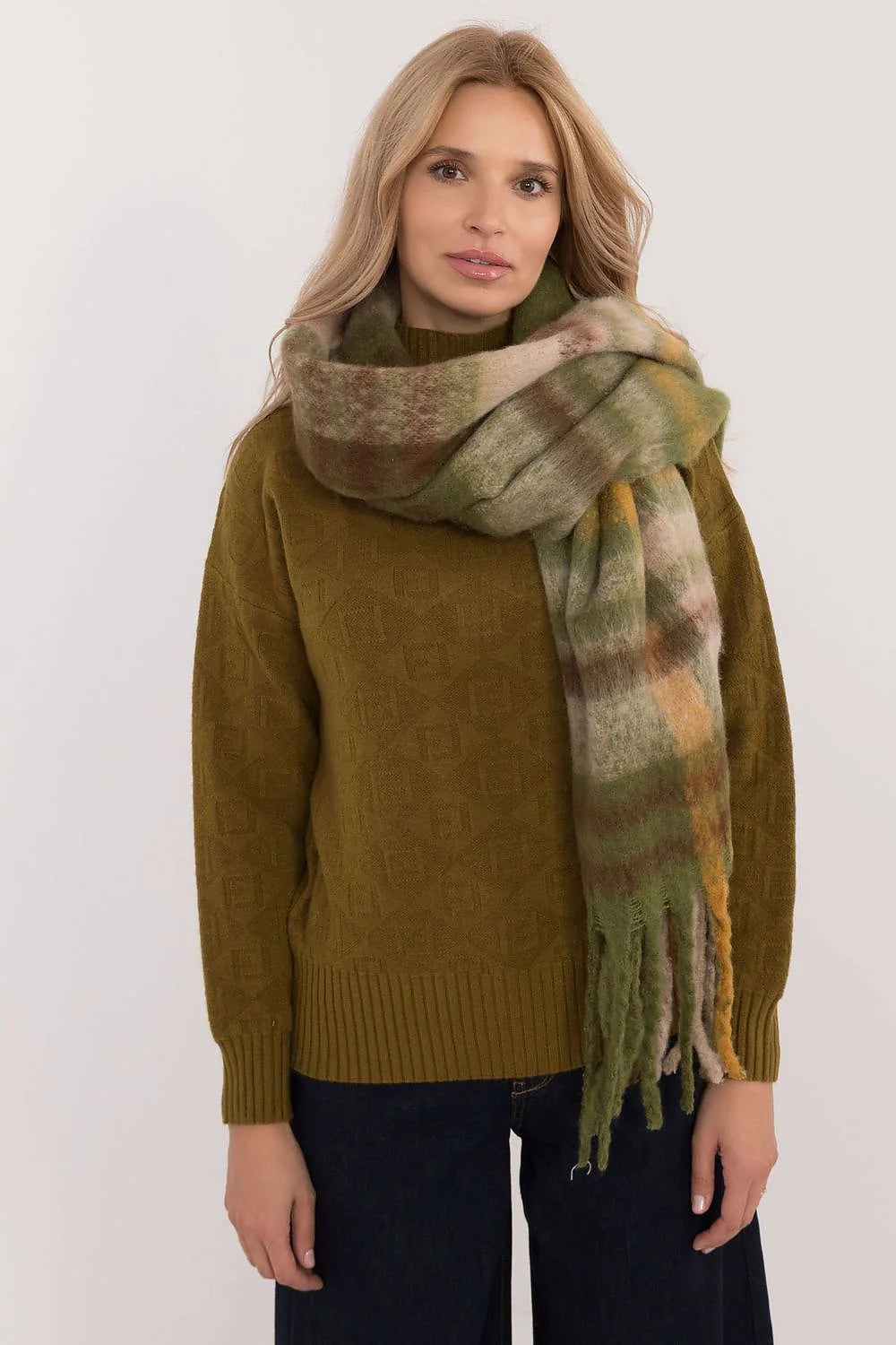 Châle en polyester élégant à carreaux classiques 186 cm longueur femme automne hiver pompons décoratifs style mode