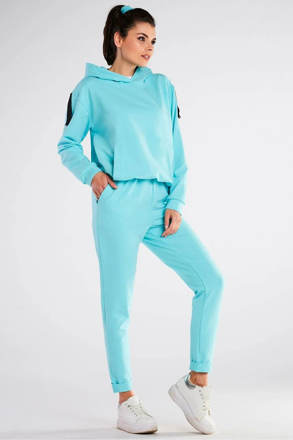pantalon survêtement ample noir sport chic femme coton élasthanne taille élastiquée cordon intérieur fuselé chevilles resserrées molletonné doux confortable urbain