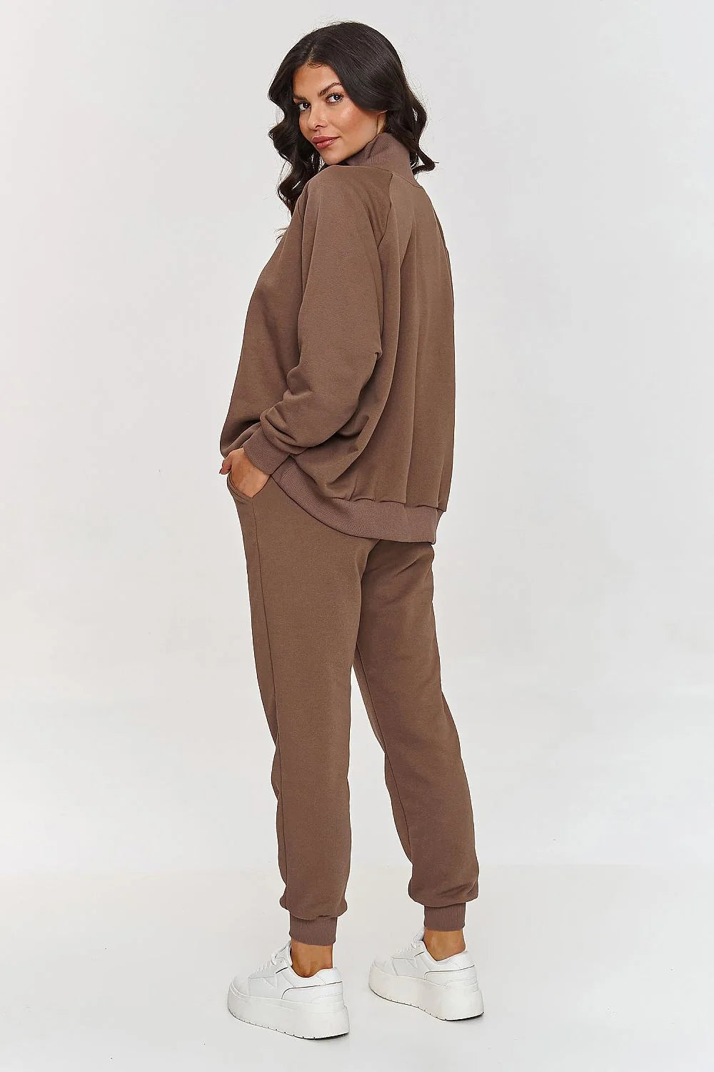 ensemble sweatshirt oversize jogger femme moka molleton doux col montant patte boutons métal raglan poignets côtelés taille élastiquée fuselée loungewear