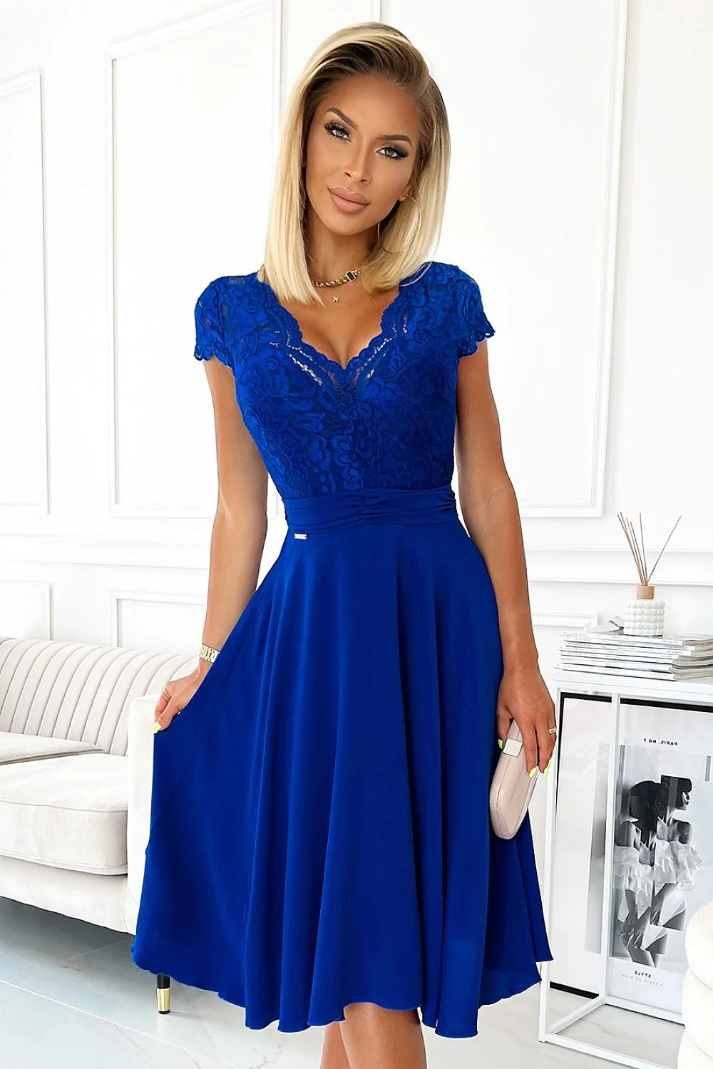 Robe de soirée élégante en dentelle rose pâle manches courtes dos nu taille ajustable femme