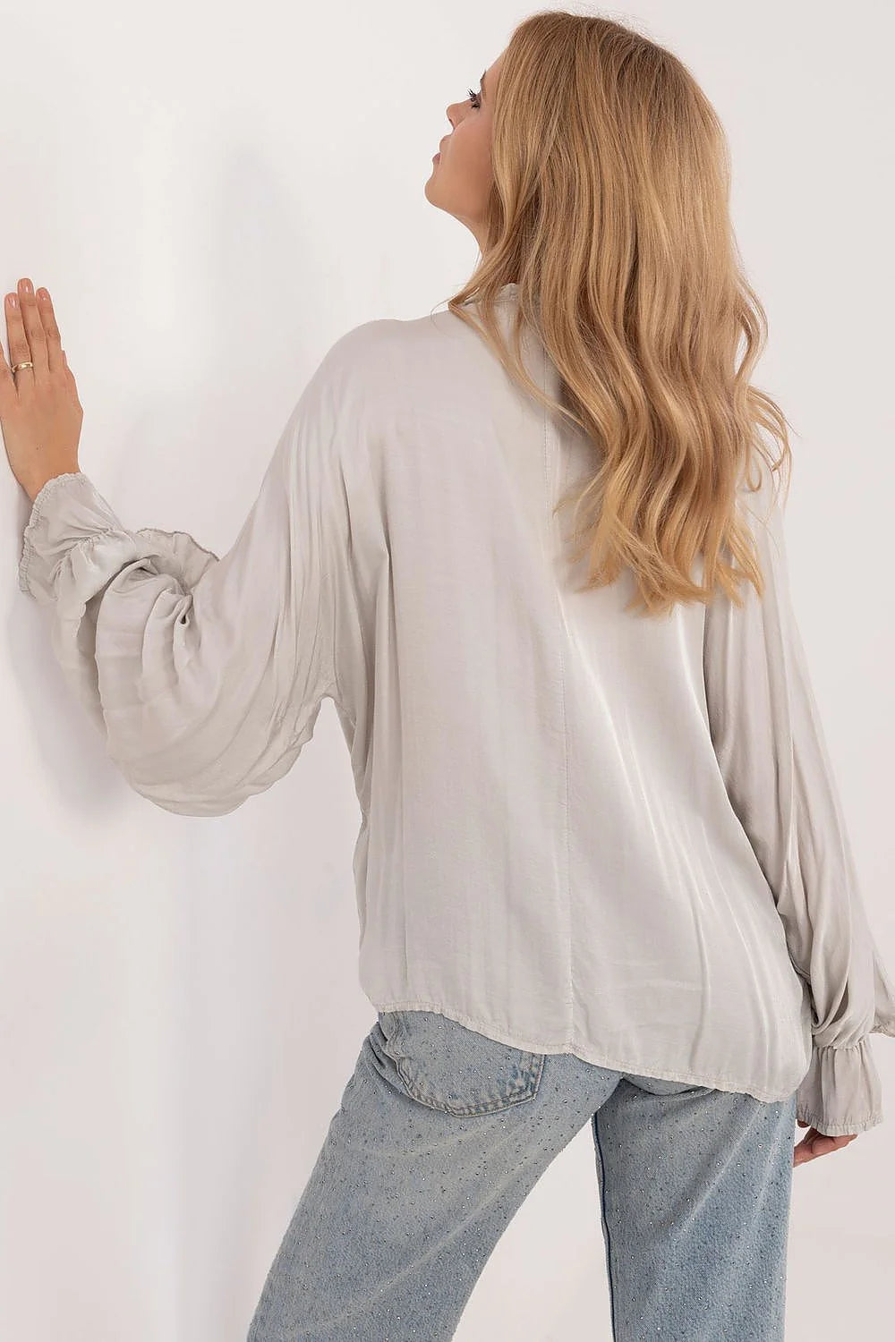 Chemise pour femme style bohème manches longues amples en viscose détails froncés poignets élastiqués col à lacets
