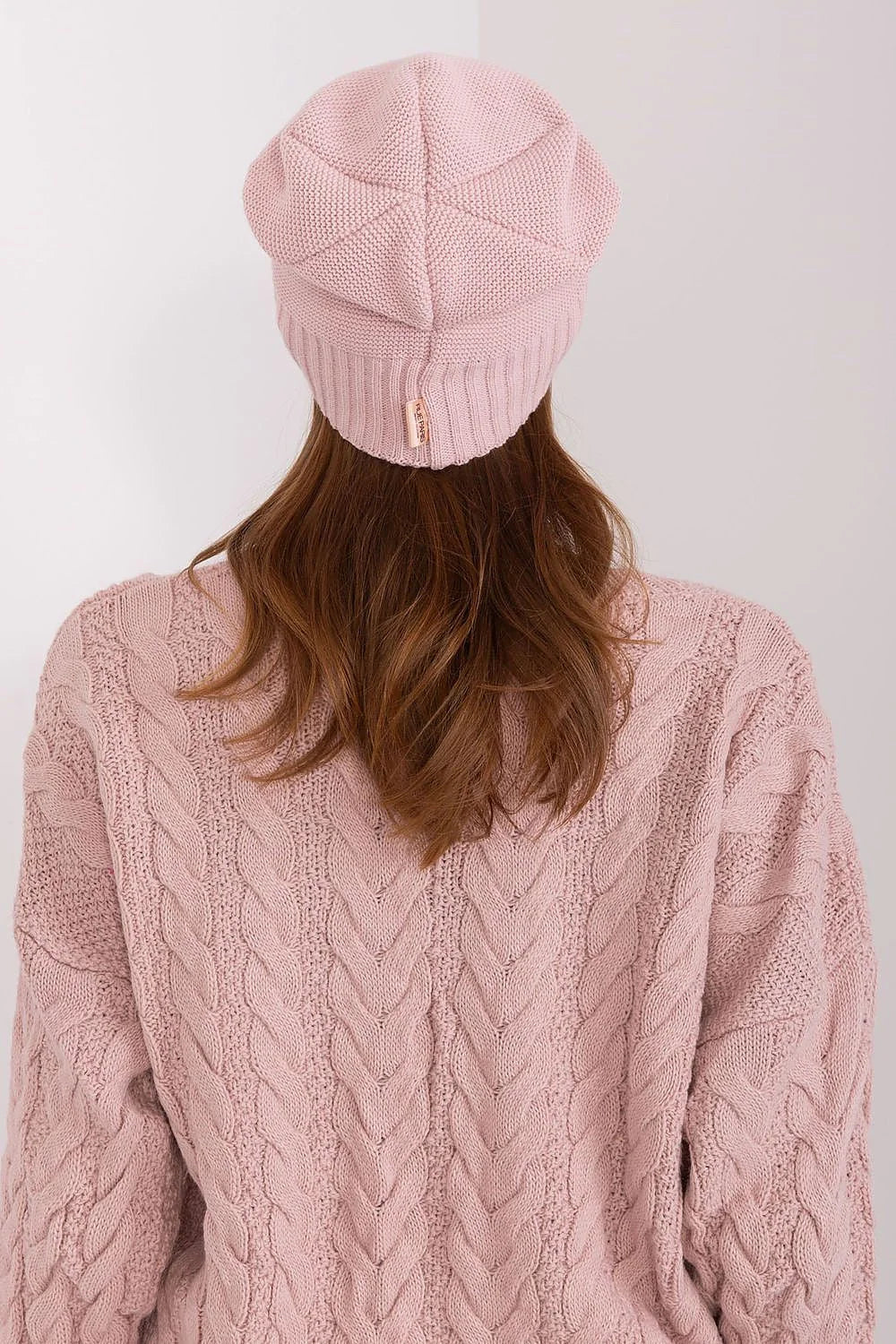 Bonnet Rue Paris en laine et acrylique, style tricoté, bord côtelé, perles argentées, rose pâle, femmes, hiver, confort, élégance, cadeau, mode parisienne, accessoire chic, été