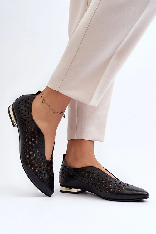 Ballerines féminines en cuir naturel design contemporain perforations cœur bout pointu talon doré confort maximal