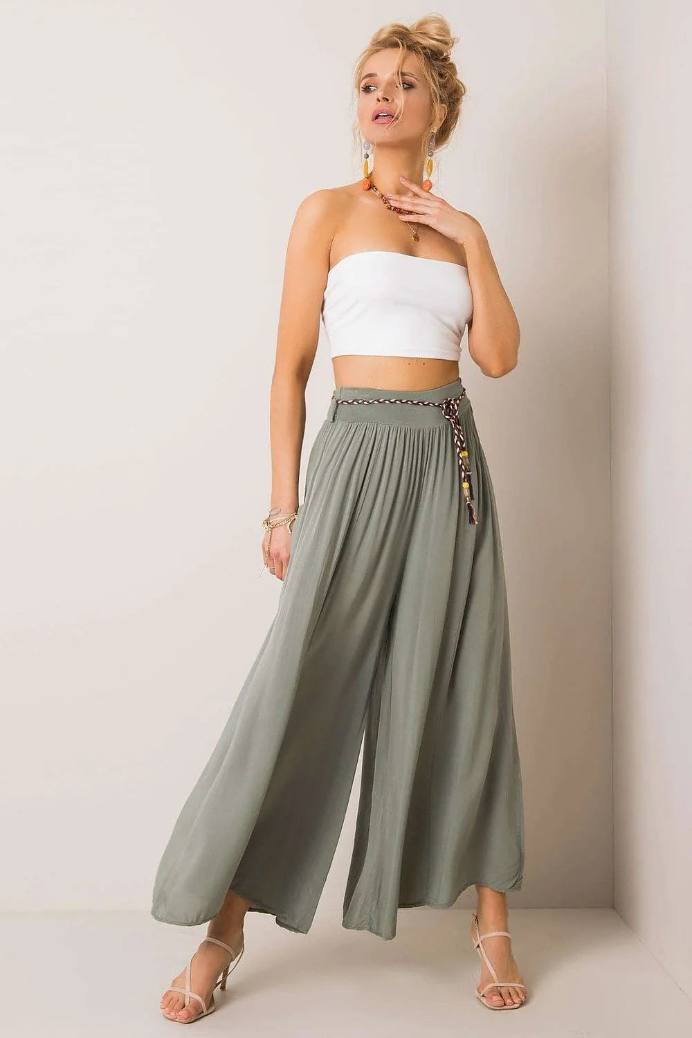 Ensemble féminin chic crop top et pantalon large femme noir ajusté confort matières douces