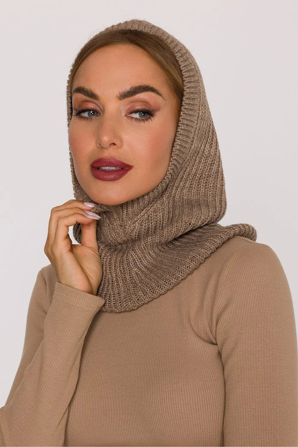 balaklava snood capuche tubulaire maille côtelée taupe chaud doux extensible élastique coupe ajustée col monté bordcôtes maintien thermique