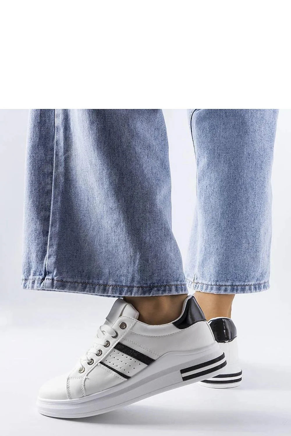 Baskets sneakers femmes design moderne style épuré blanc noir cuir synthétique plateforme confortable été occasion quotidienne