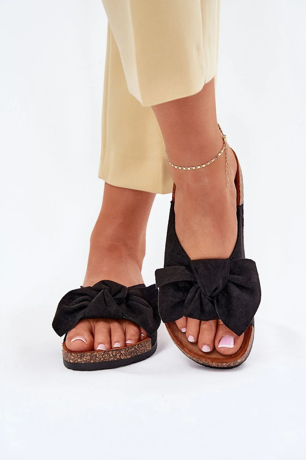 sandales femme suédine écologique noire nœud décoratif bride arrière mule semelle liège anatomique rembourrée talon plat confortable estivale chic décontractée
