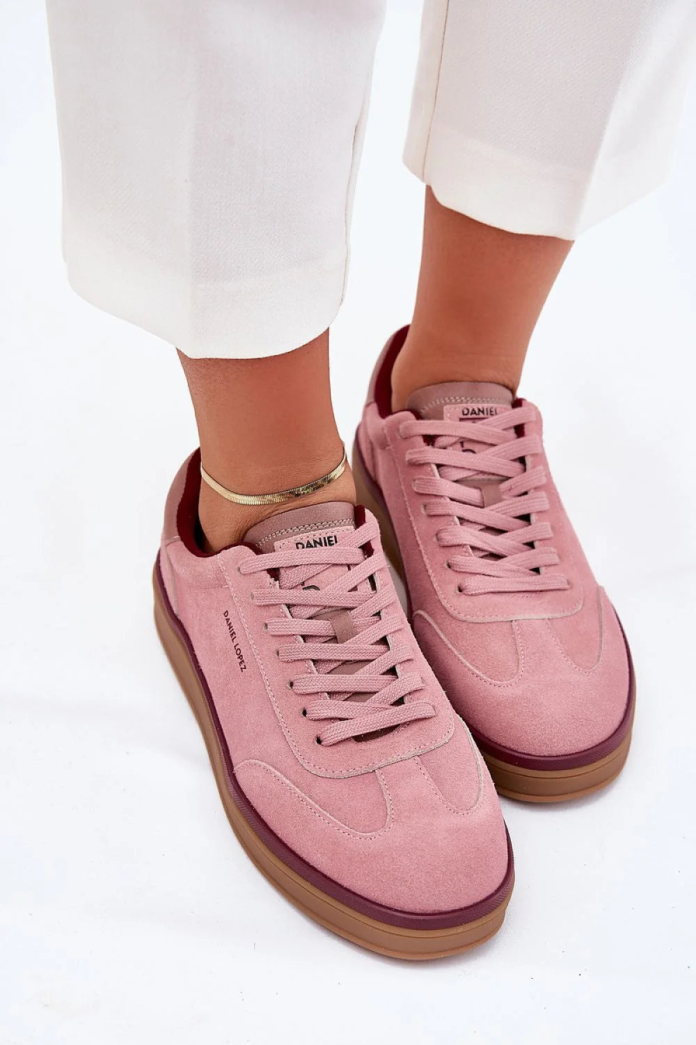 Chaussures de sport Step in style design moderne élégant femmes coupe basse daim rose pâle semelle caoutchouc marron lacets rose